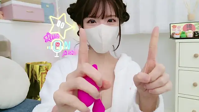 -minami- online show from January 2025 02:02:02 PM