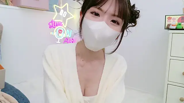 -minami- online show from January 2025 06:49:02 AM