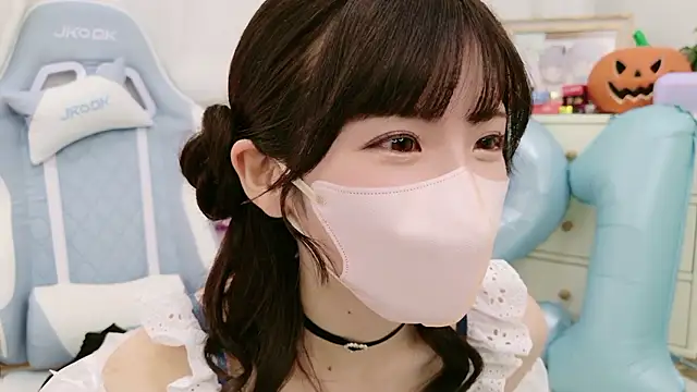 -minami- online show from November 2025 12:07:02 PM