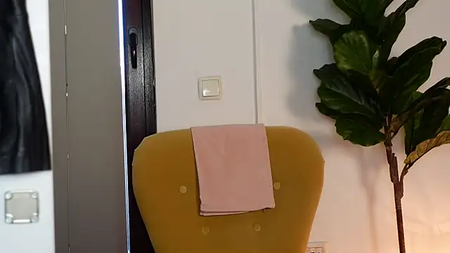 NinaCrystal1 online show from April 2026 05:08:02 AM