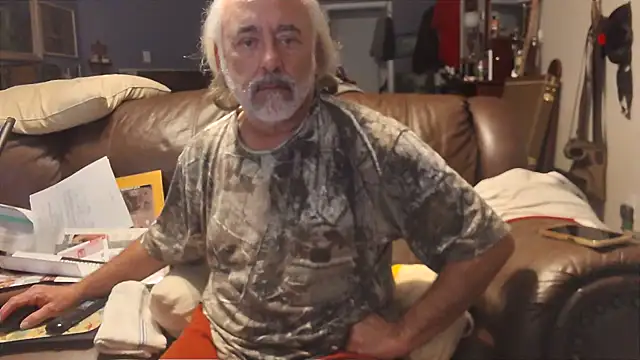 PincheDave4u online show from December 2024 12:32:02 AM