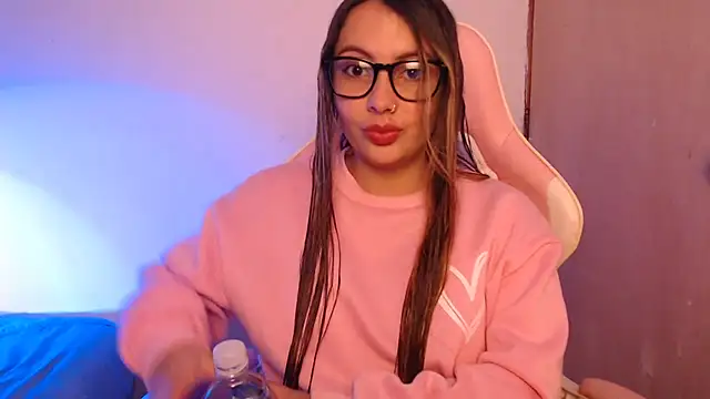 lalawhitte online show from November 2025 03:34:02 PM