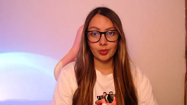 lalawhitte online show from November 2025 10:19:01 PM