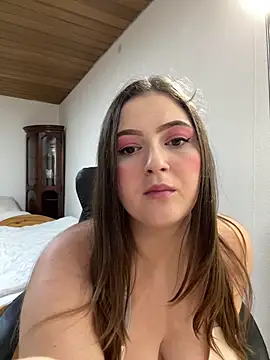 Snapshot of Kamilla_Loop chatting on May 2026 11:34:01 PM Kamilla Loop online show from May 2026 11:34:01 PM