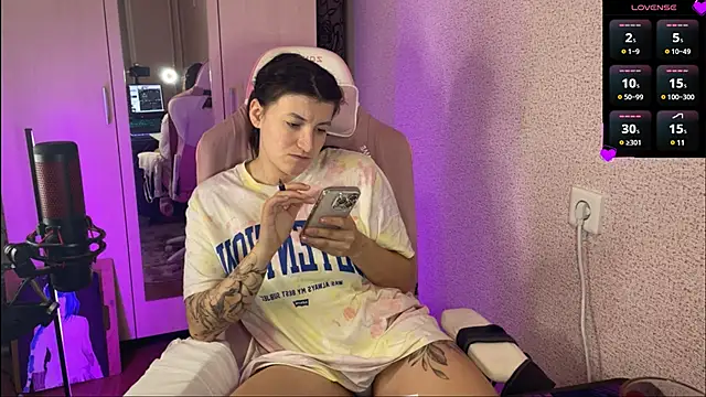 Katrin  kiss online show from March 2025 04:20:01 PM