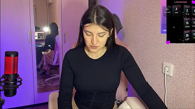 Katrin  kiss online show from March 2025 06:52:01 PM