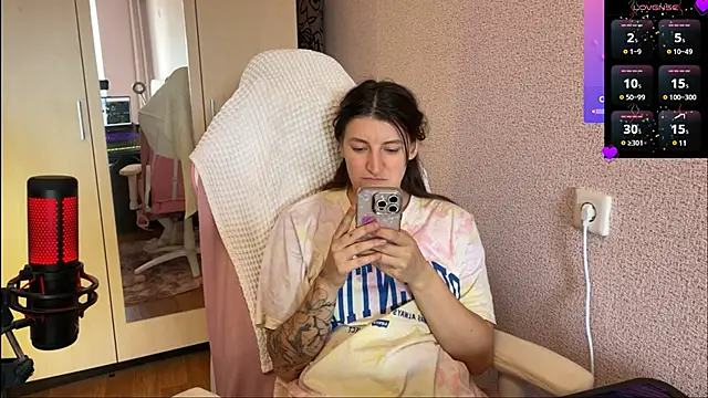 Katrin  kiss online show from March 2025 01:40:02 PM