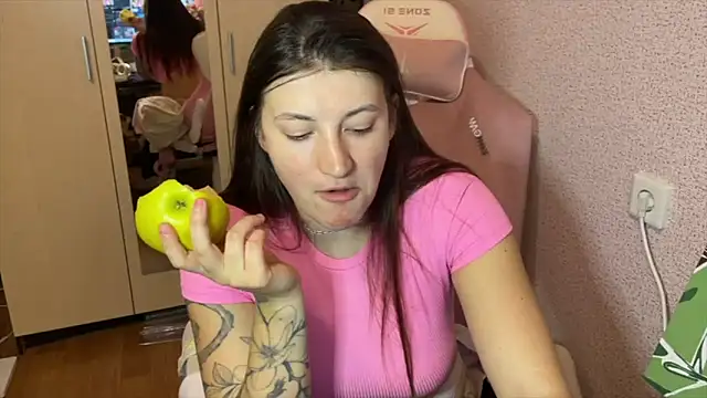 Katrin  kiss online show from February 2026 03:41:02 PM