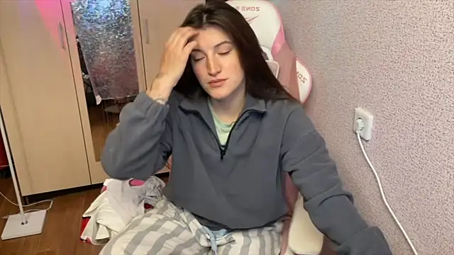 Snapshot of Katrin__kiss chatting on April 2026 04:31:02 PM Katrin kiss online show from April 2026 04:31:02 PM