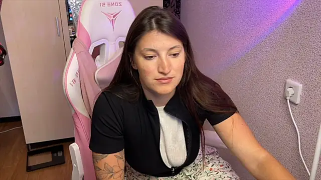 Snapshot of Katrin__kiss chatting on June 2026 04:17:02 PM Katrin kiss online show from June 2026 04:17:02 PM