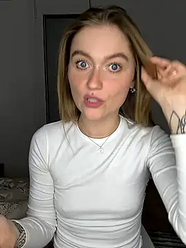 Goldloeckchen159 online show from March 2026 06:44:01 PM