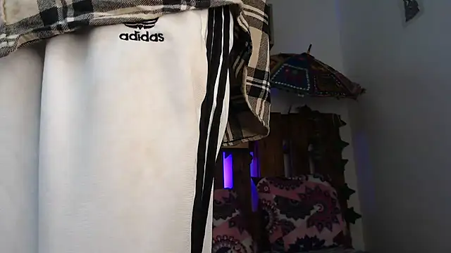 Snapshot of SARA_VAL3NTINA_ chatting on March 2025 06:07:02 PM SARA VAL3NTINA  online show from March 2025 06:07:02 PM