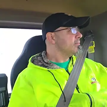 KrazyLegz online show from October 2025 01:51:01 PM