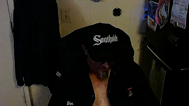 KrazyLegz online show from November 2025 11:27:01 PM