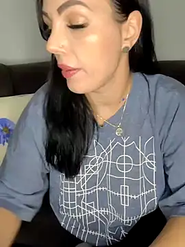 ReiyaRey online show from November 2025 10:20:02 PM