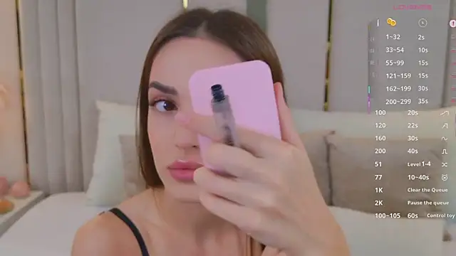 BellaHalles online show from April 2026 05:43:01 AM