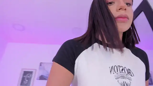 Snapshot of emelie_89 chatting on March 2025 03:49:01 PM emelie 89 online show from March 2025 03:49:01 PM