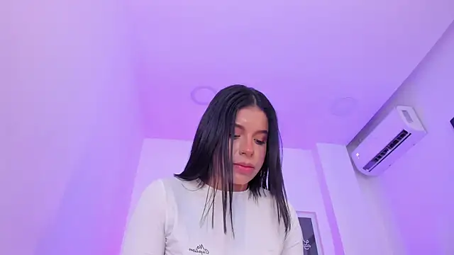 Snapshot of emelie_89 chatting on March 2025 04:35:02 PM emelie 89 online show from March 2025 04:35:02 PM