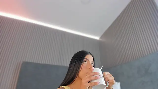 Snapshot of emelie_89 chatting on November 2025 12:16:01 PM emelie 89 online show from November 2025 12:16:01 PM