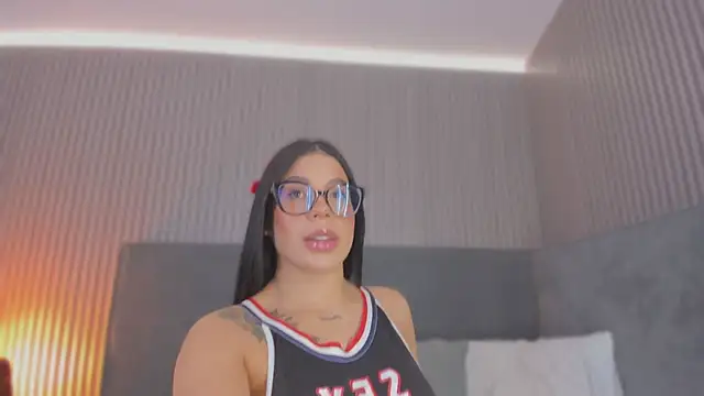 Snapshot of emelie_89 chatting on February 2026 10:36:01 AM emelie 89 online show from February 2026 10:36:01 AM