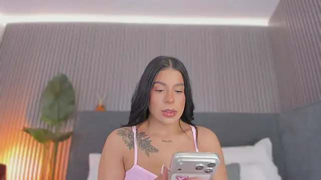 Snapshot of emelie_89 chatting on March 2026 11:49:01 AM emelie 89 online show from March 2026 11:49:01 AM