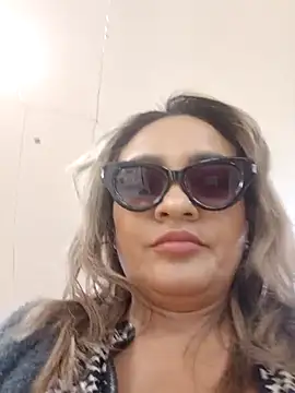 Afroditecash online show from October 2025 06:09:01 PM