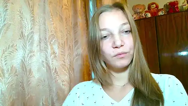 EmillyPlay online show from November 2025 06:58:02 AM