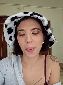 Snapshot of licoricepizza chatting on November 2025 01:22:01 PM licoricepizza online show from November 2025 01:22:01 PM