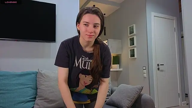 DonnaBurkee online show from November 2025 04:11:01 AM