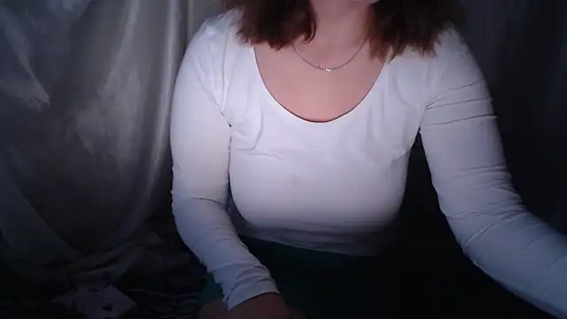 Burberrry  online show from November 2025 03:00:01 PM