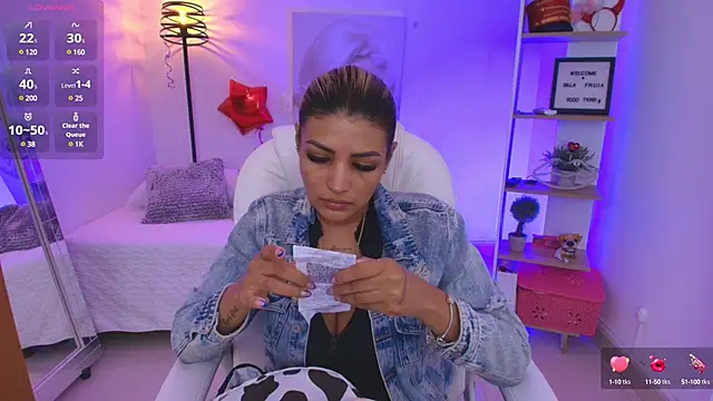 SALOOMEE   online show from March 2025 11:05:01 AM