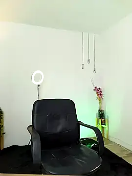 Snapshot of Alessandra_Schmoll chatting on January 2025 12:41:02 PM Alessandra Schmoll online show from January 2025 12:41:02 PM