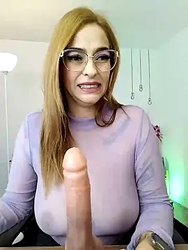 Snapshot of Alessandra_Schmoll chatting on February 2025 02:33:01 PM Alessandra Schmoll online show from February 2025 02:33:01 PM