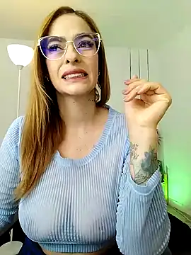 Snapshot of Alessandra_Schmoll chatting on March 2025 09:41:01 AM Alessandra Schmoll online show from March 2025 09:41:01 AM