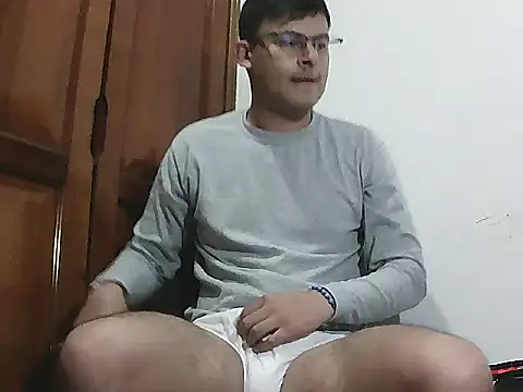 Snapshot of Nicolds14 chatting on November 2025 12:44:01 AM Nicolds14 online show from November 2025 12:44:01 AM