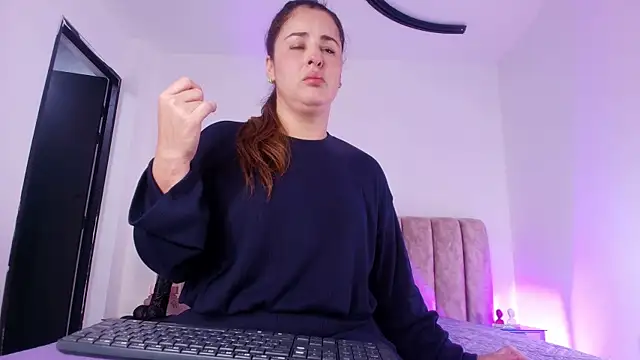 diane di online show from November 2025 07:14:01 PM