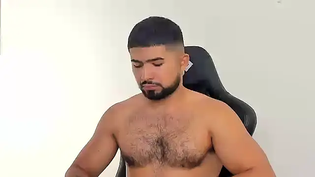 Snapshot of ethaanjones chatting on December 2024 07:57:01 PM ethaanjones online show from December 2024 07:57:01 PM