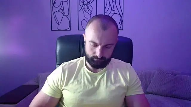 brindlefly6969 online show from October 2025 10:34:02 AM