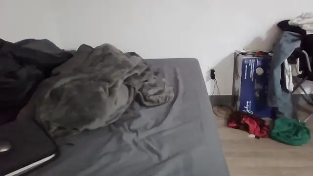 Snapshot of Iliketocooksquirt25 chatting on February 2025 05:46:02 AM Iliketocooksquirt25 online show from February 2025 05:46:02 AM