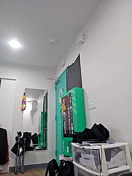 Snapshot of Iliketocooksquirt25 chatting on November 2025 11:04:01 PM Iliketocooksquirt25 online show from November 2025 11:04:01 PM