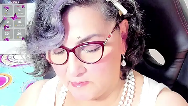 Snapshot of cataleya_mom chatting on September 2025 03:07:02 AM cataleya mom online show from September 2025 03:07:02 AM