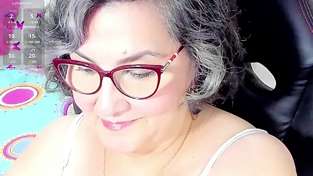 Snapshot of cataleya_mom chatting on September 2025 01:09:02 AM cataleya mom online show from September 2025 01:09:02 AM