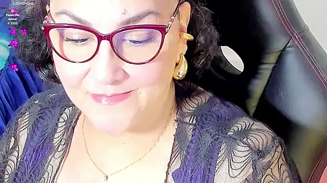 Snapshot of cataleya_mom chatting on October 2025 01:03:02 AM cataleya mom online show from October 2025 01:03:02 AM