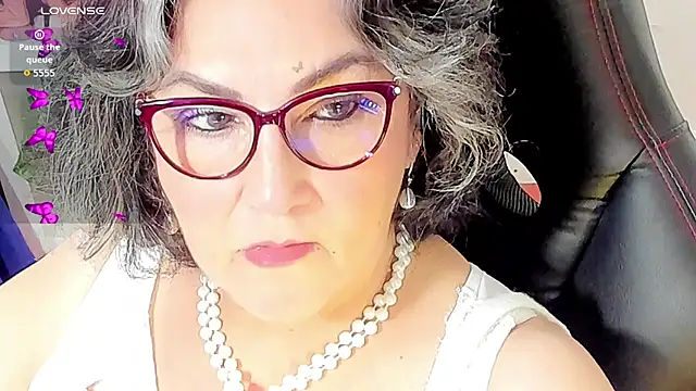 Snapshot of cataleya_mom chatting on October 2025 11:56:02 PM cataleya mom online show from October 2025 11:56:02 PM