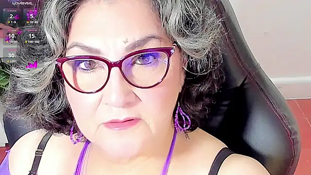 Snapshot of cataleya_mom chatting on November 2025 03:06:01 AM cataleya mom online show from November 2025 03:06:01 AM