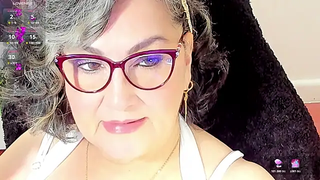 Snapshot of cataleya_mom chatting on November 2025 04:02:02 AM cataleya mom online show from November 2025 04:02:02 AM