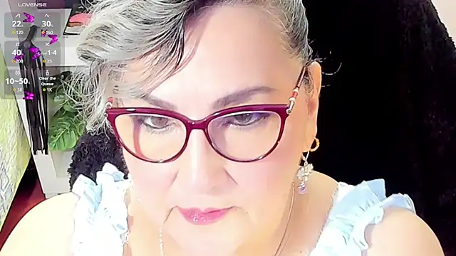 Snapshot of cataleya_mom chatting on December 2025 03:27:02 AM cataleya mom online show from December 2025 03:27:02 AM