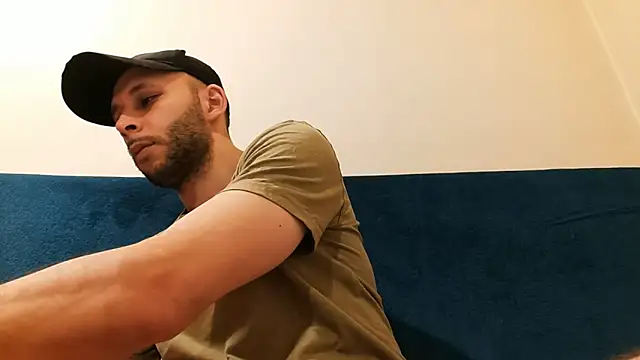 henryaxe online show from January 2025 08:00:01 PM