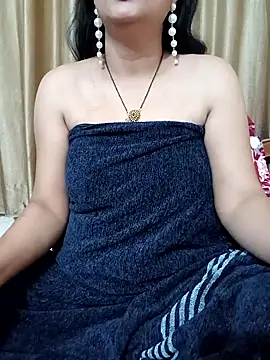 Snapshot of Priya_Boudi chatting on February 2025 07:44:02 PM Priya Boudi online show from February 2025 07:44:02 PM