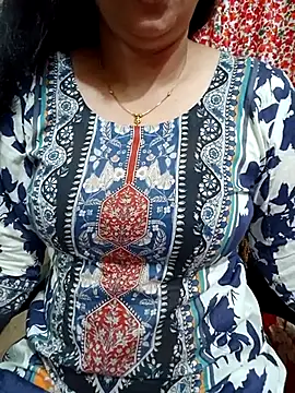 Snapshot of Priya_Boudi chatting on October 2025 06:41:02 PM Priya Boudi online show from October 2025 06:41:02 PM